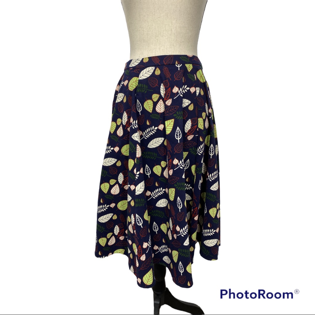 Collectif Vintage Swing Skirt With Fall Leaves